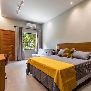 Deluxe Queen Suite